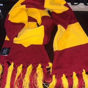Harry potter gryffindor scarf universal studios